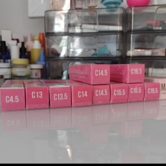 Jeffree Star Magic Star Concealer ✨️ - Picture 2 of 6